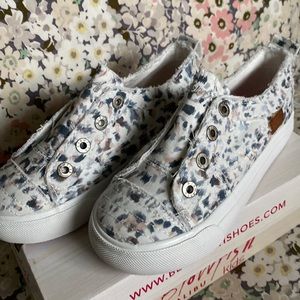 Blowfish Malibu Kids sneakers       Size 11       NWT & Box